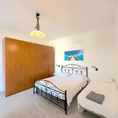 Elisa, Baia Verde - Only Teeneger Apartment