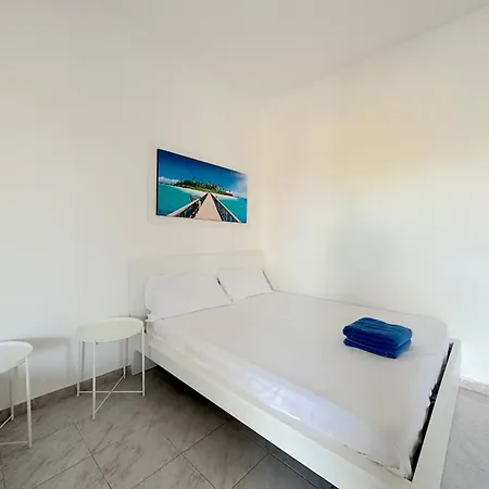Elisa, Baia Verde - Only Teeneger Apartment