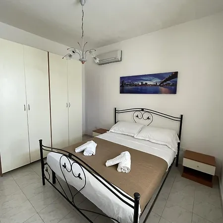 Elisa, Baia Verde - Only Teeneger Apartment